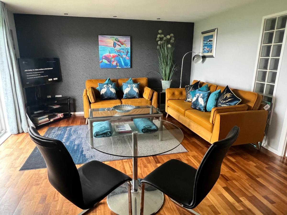 לאנלי Cockledora, A Luxury Ground Floor Beachfront Apartment מראה חיצוני תמונה
